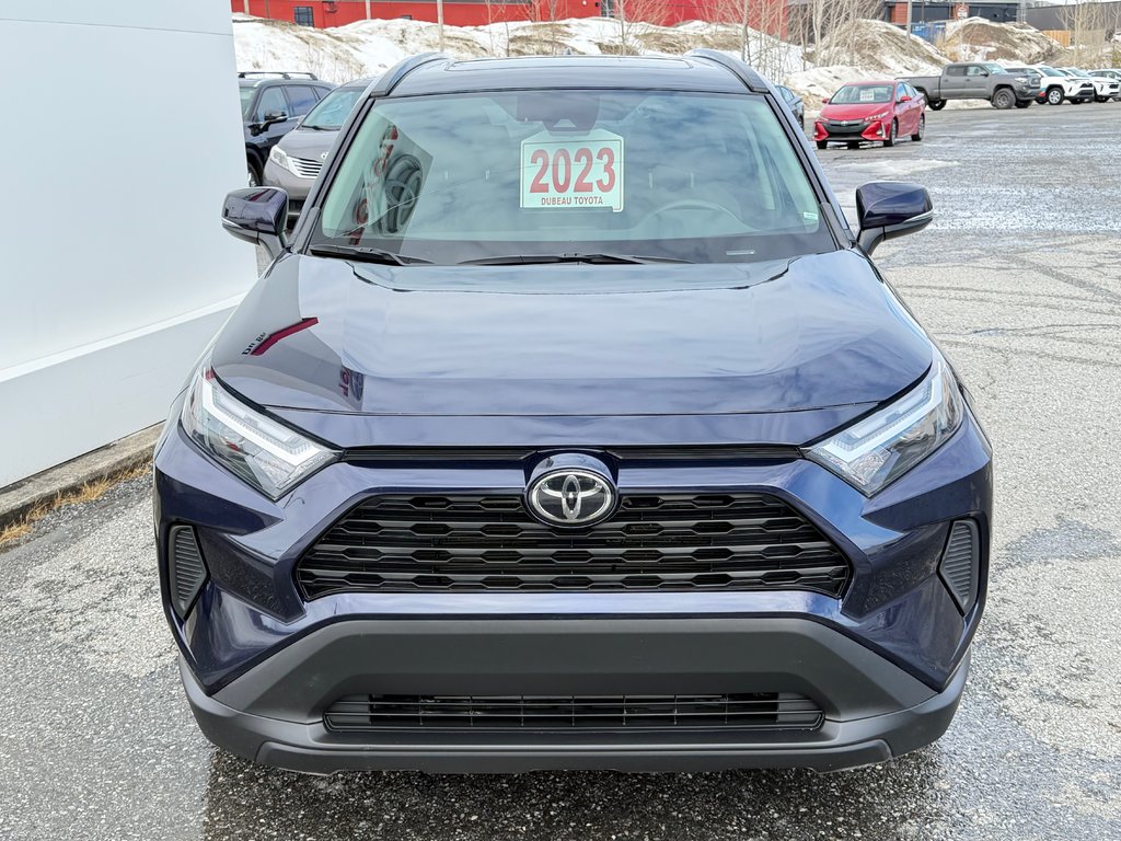 Toyota RAV4 XLE AWD / HITCH / CERTIFIÉ TOYOTA  / 2023 à Thetford Mines, Québec - 2 - w1024h768px