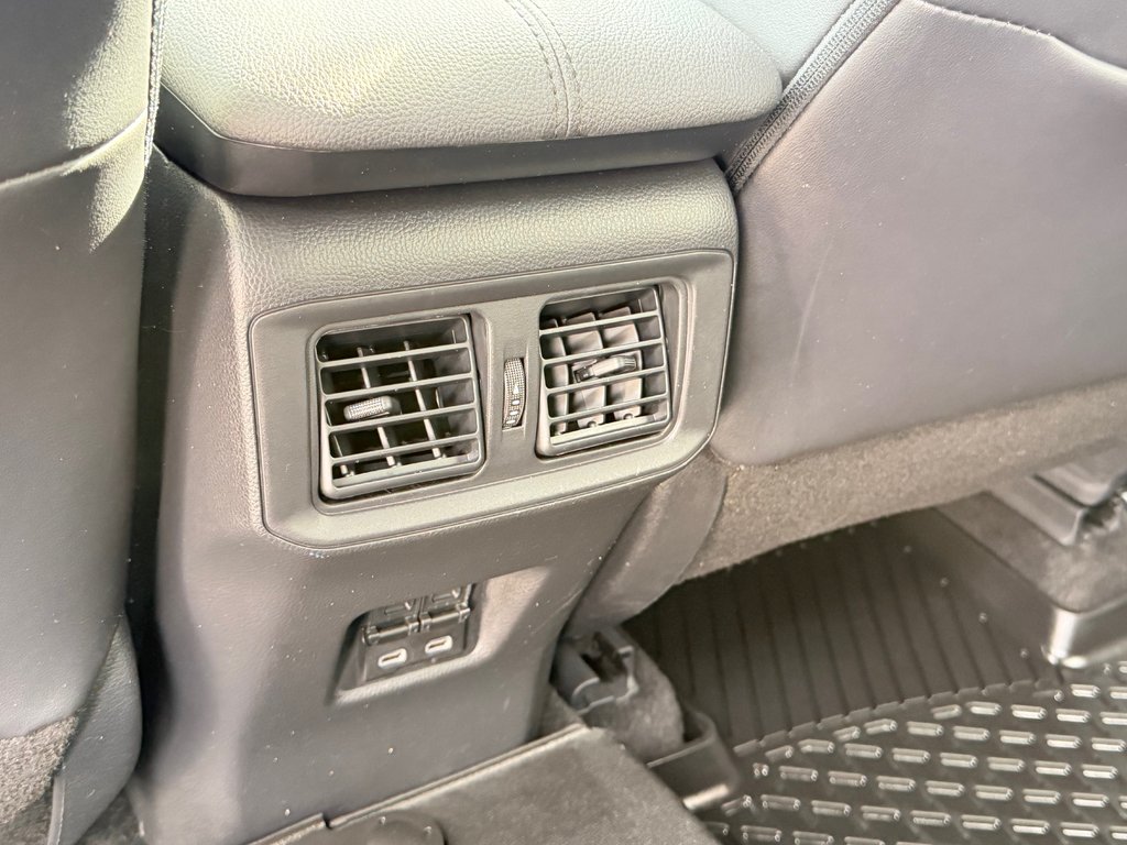 2023 Toyota RAV4 XLE PREMIUM / 42.500KM / CUIR / MAFS 19 ET ++ / in Thetford Mines, Quebec - 59 - w1024h768px