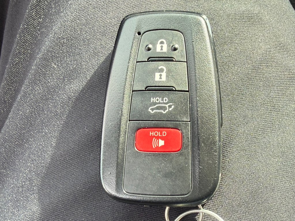 2023 Toyota RAV4 XLE PREMIUM / 42.500KM / CUIR / MAFS 19 ET ++ / in Thetford Mines, Quebec - 56 - w1024h768px
