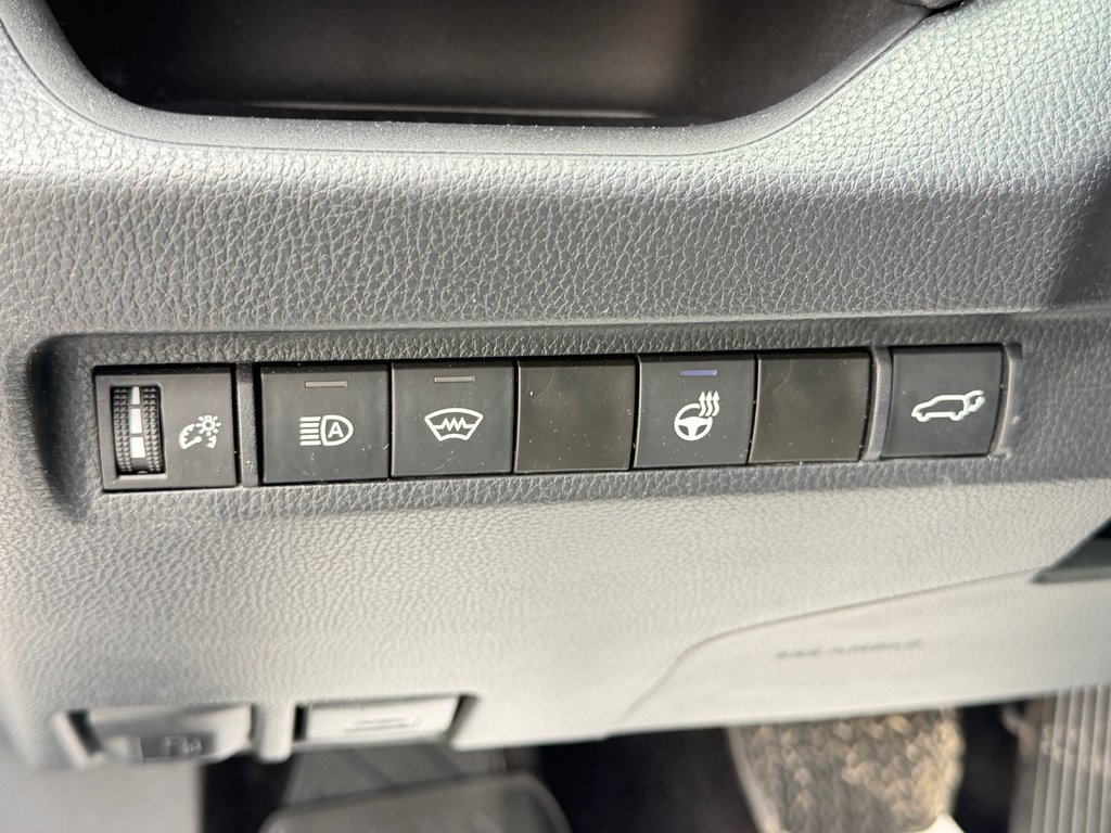 2023 Toyota RAV4 XLE PREMIUM / 42.500KM / CUIR / MAFS 19 ET ++ / in Thetford Mines, Quebec - 36 - w1024h768px