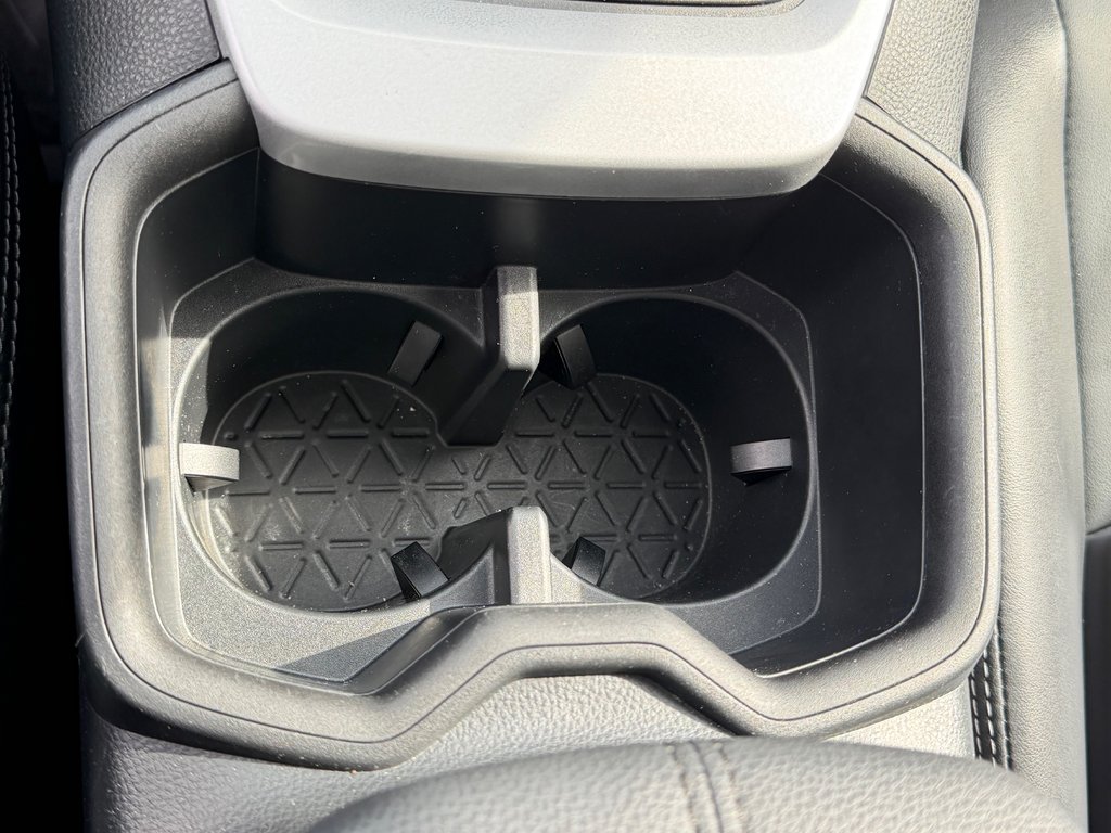 2023 Toyota RAV4 XLE PREMIUM / 42.500KM / CUIR / MAFS 19 ET ++ / in Thetford Mines, Quebec - 51 - w1024h768px