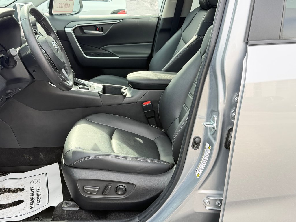 2023 Toyota RAV4 XLE PREMIUM / 42.500KM / CUIR / MAFS 19 ET ++ / in Thetford Mines, Quebec - 32 - w1024h768px