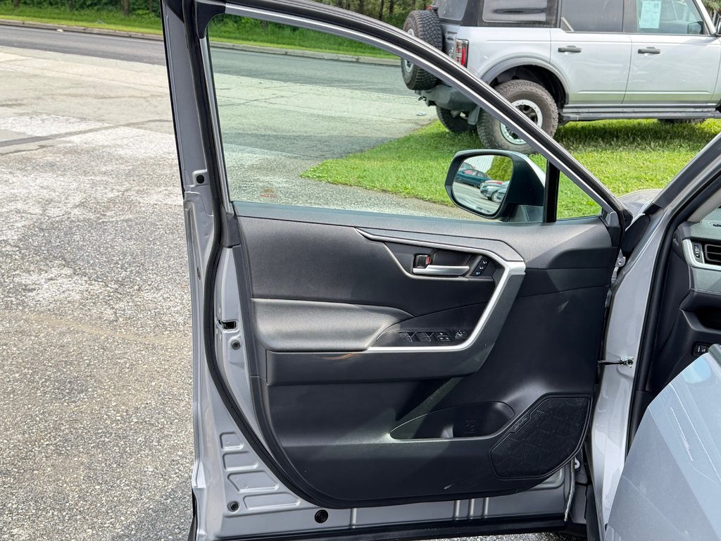 2023 Toyota RAV4 XLE PREMIUM / 42.500KM / CUIR / MAFS 19 ET ++ / in Thetford Mines, Quebec - 29 - w1024h768px