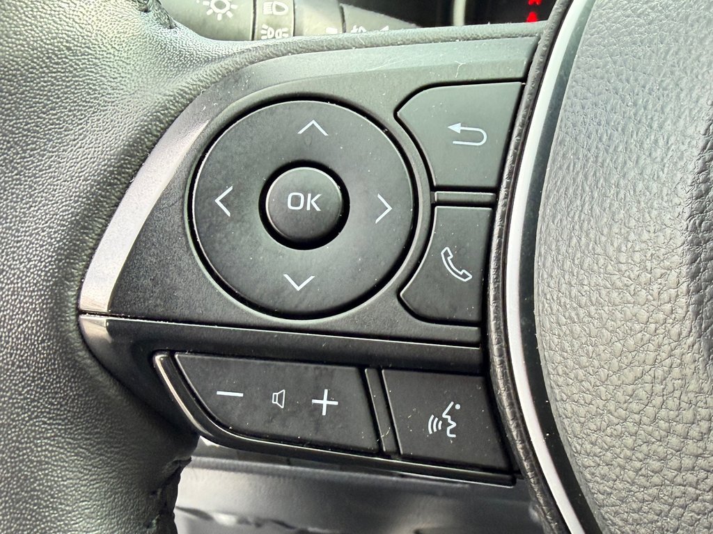 2023 Toyota RAV4 XLE PREMIUM / 42.500KM / CUIR / MAFS 19 ET ++ / in Thetford Mines, Quebec - 38 - w1024h768px