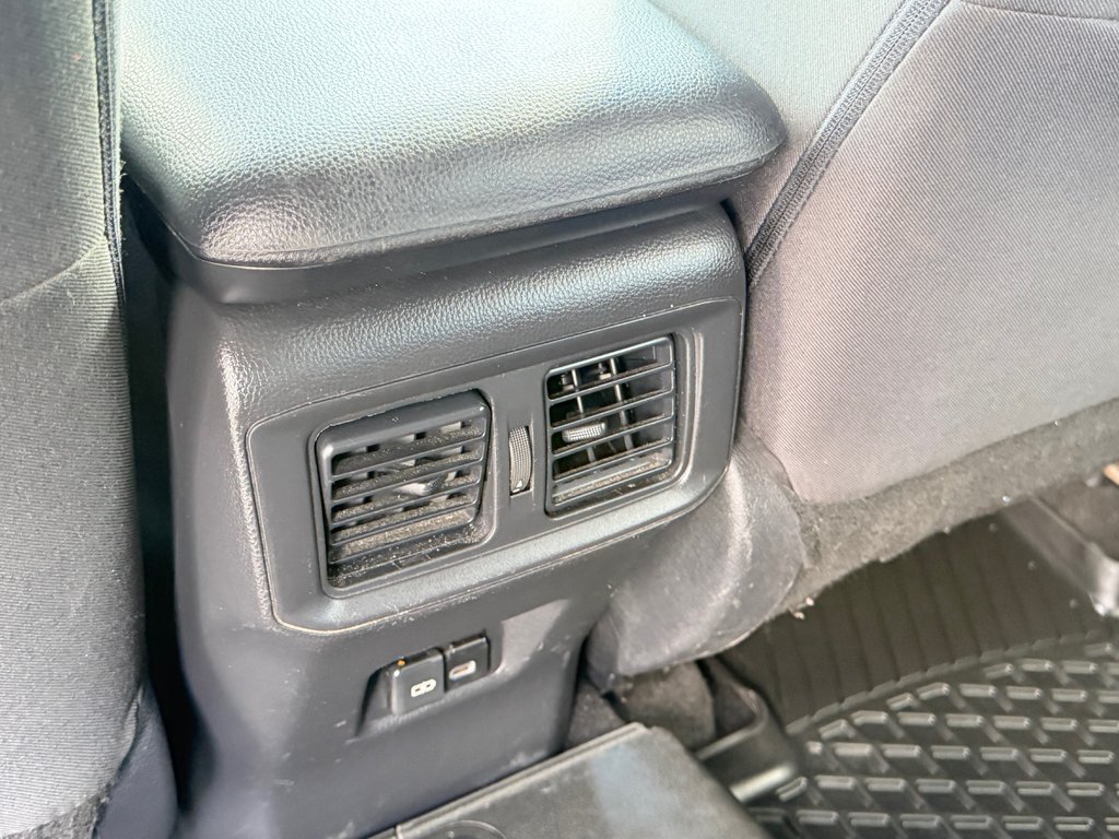 Toyota RAV4 LE AWD / 73.000KM / VUS DE QUALITÉ !!! / 2023 à Thetford Mines, Québec - 47 - w1024h768px