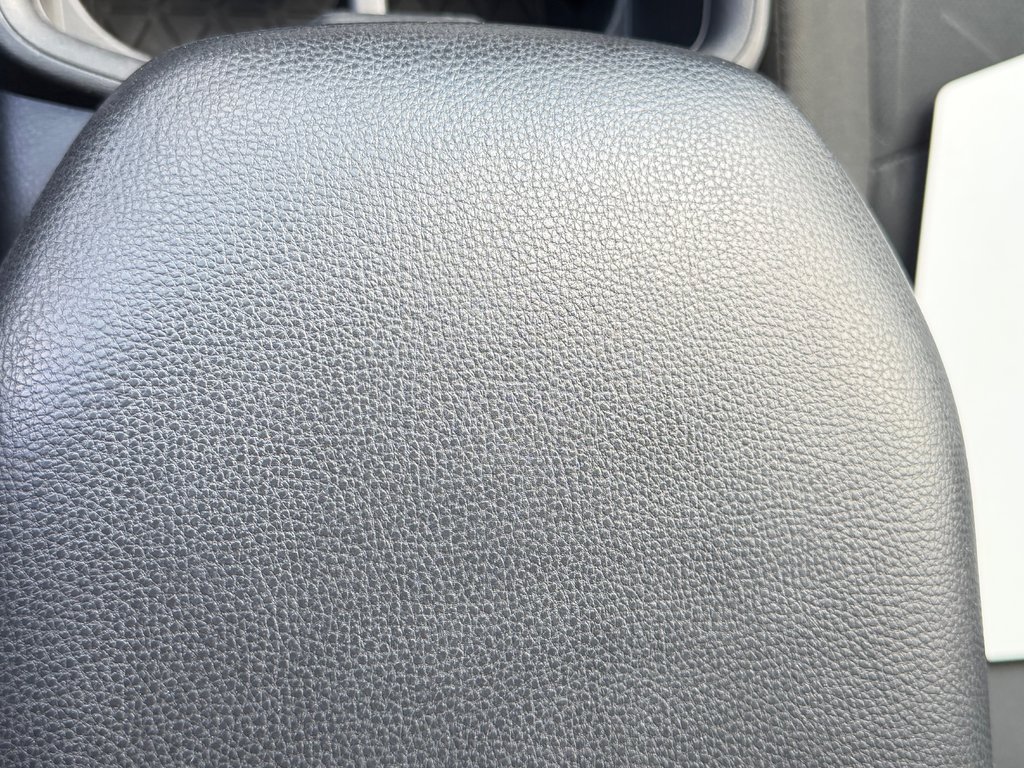 Toyota RAV4 LE AWD / 73.000KM / VUS DE QUALITÉ !!! / 2023 à Thetford Mines, Québec - 41 - w1024h768px