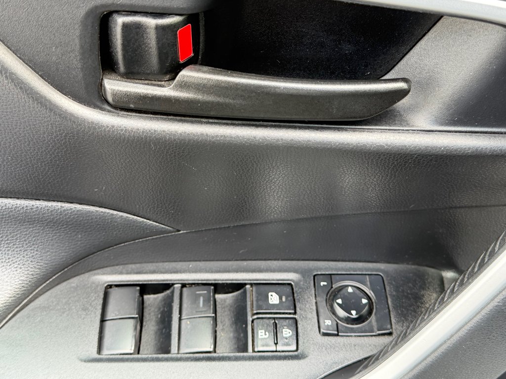 Toyota RAV4 LE AWD / 73.000KM / VUS DE QUALITÉ !!! / 2023 à Thetford Mines, Québec - 24 - w1024h768px