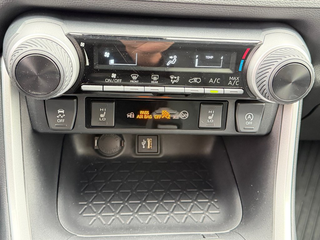 2023 Toyota RAV4 LE AWD / TRÈS BAS KILOS 27.200KM / CERTIFIÉ WOW / in Thetford Mines, Quebec - 36 - w1024h768px