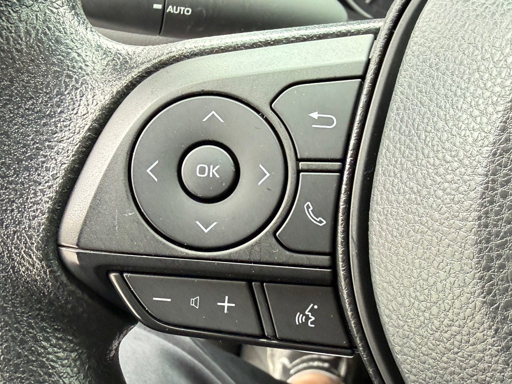 2023 Toyota RAV4 LE AWD / TRÈS BAS KILOS 27.200KM / CERTIFIÉ WOW / in Thetford Mines, Quebec - 29 - w1024h768px