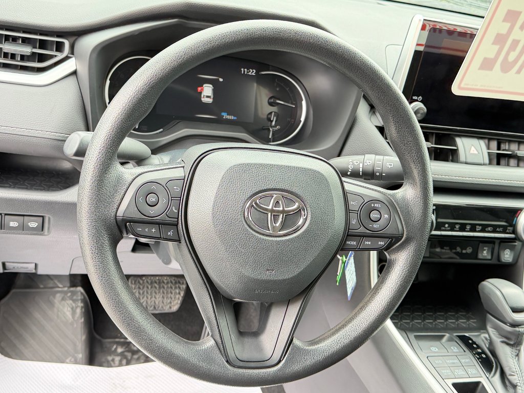2023 Toyota RAV4 LE AWD / TRÈS BAS KILOS 27.200KM / CERTIFIÉ WOW / in Thetford Mines, Quebec - 28 - w1024h768px