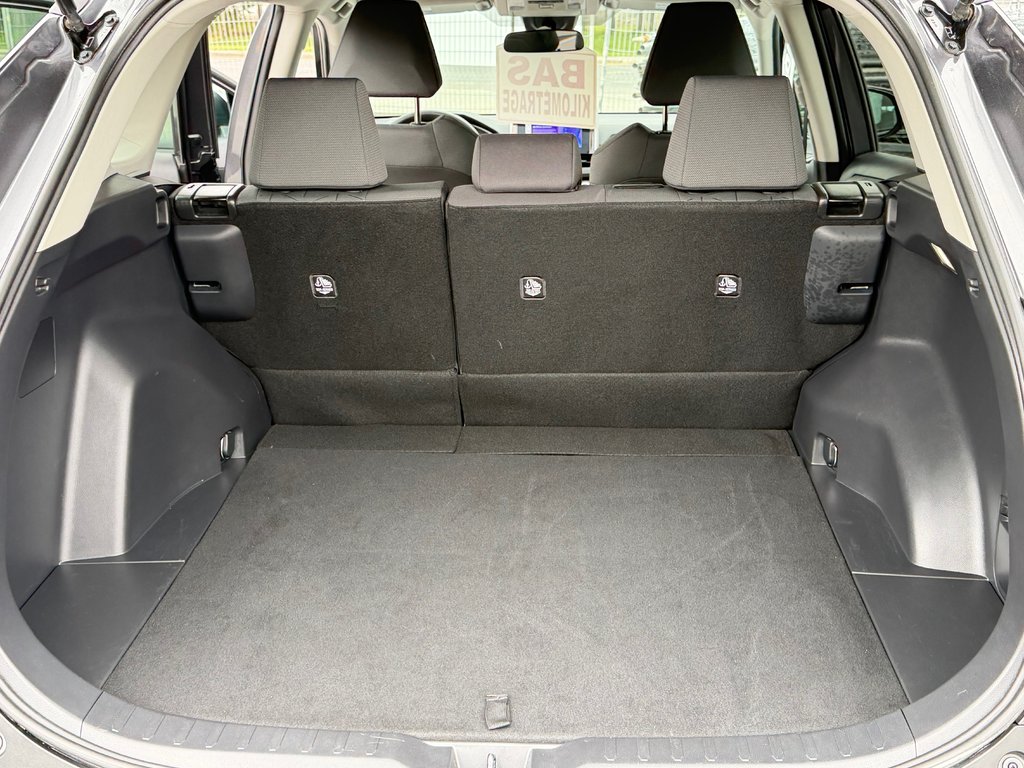 2023 Toyota RAV4 LE AWD / TRÈS BAS KILOS 27.200KM / CERTIFIÉ WOW / in Thetford Mines, Quebec - 45 - w1024h768px