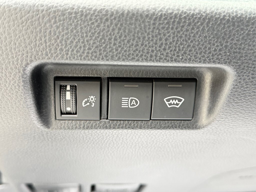 2023 Toyota RAV4 LE AWD / TRÈS BAS KILOS 27.200KM / CERTIFIÉ WOW / in Thetford Mines, Quebec - 27 - w1024h768px