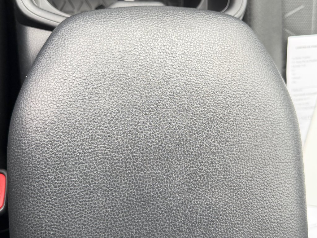 2023 Toyota RAV4 LE AWD / TRÈS BAS KILOS 27.200KM / CERTIFIÉ WOW / in Thetford Mines, Quebec - 39 - w1024h768px