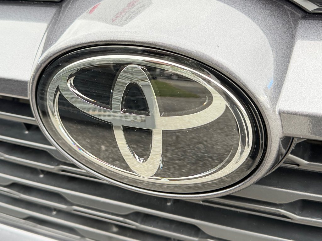 2023 Toyota RAV4 LE AWD / TRÈS BAS KILOS 27.200KM / CERTIFIÉ WOW / in Thetford Mines, Quebec - 11 - w1024h768px