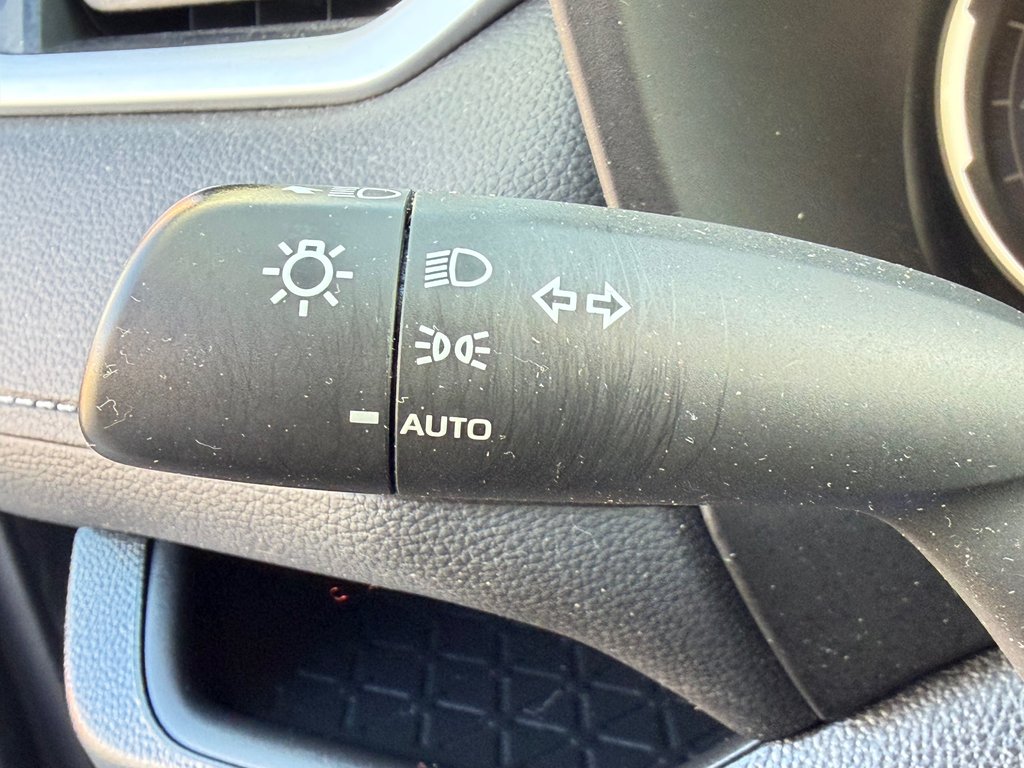 2023 Toyota RAV4 XLE AWD / PEA 28-12-28=100KM / PRIX INCROYABLE / in Thetford Mines, Quebec - 37 - w1024h768px