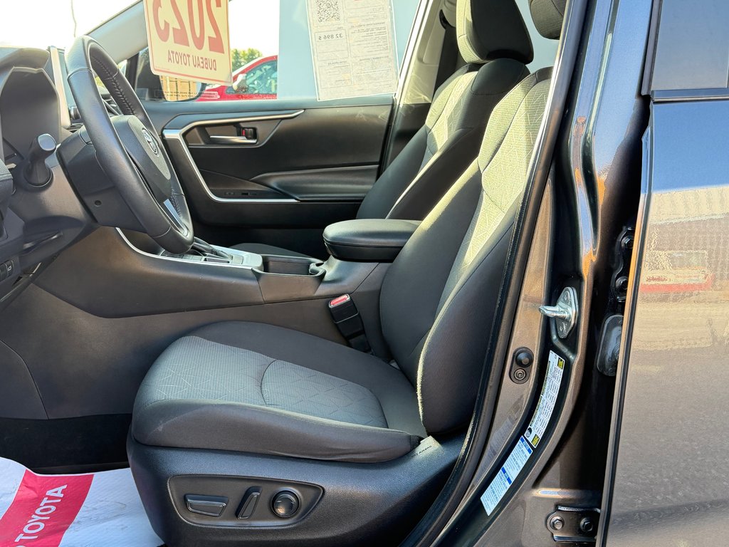 2023 Toyota RAV4 XLE AWD / PEA 28-12-28=100KM / PRIX INCROYABLE / in Thetford Mines, Quebec - 31 - w1024h768px