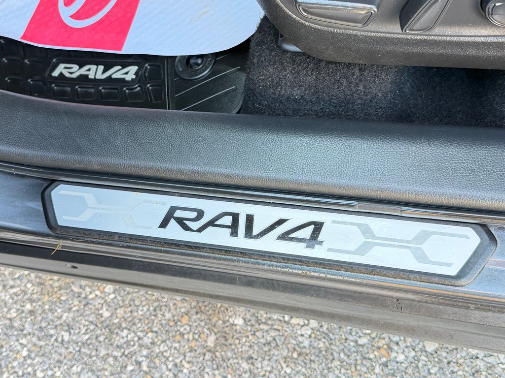 2023 Toyota RAV4 XLE AWD / PEA 28-12-28=100KM / PRIX INCROYABLE / in Thetford Mines, Quebec - 32 - w1024h768px