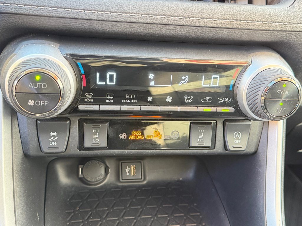 2023 Toyota RAV4 XLE AWD / PEA 28-12-28=100KM / PRIX INCROYABLE / in Thetford Mines, Quebec - 45 - w1024h768px