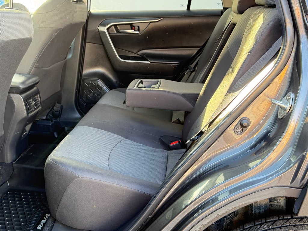 2023 Toyota RAV4 XLE AWD / PEA 28-12-28=100KM / PRIX INCROYABLE / in Thetford Mines, Quebec - 55 - w1024h768px