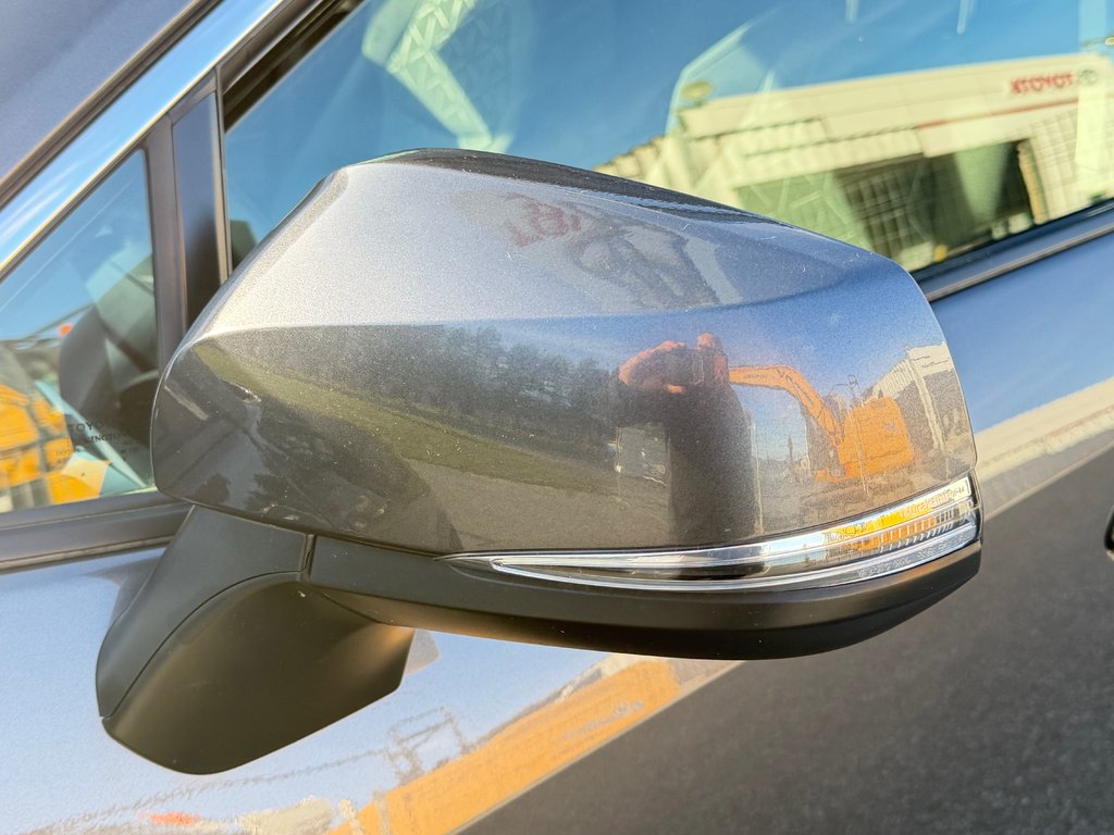 2023 Toyota RAV4 XLE AWD / PEA 28-12-28=100KM / PRIX INCROYABLE / in Thetford Mines, Quebec - 17 - w1024h768px