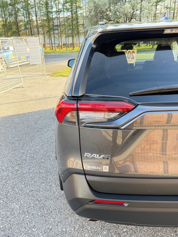 2023 Toyota RAV4 XLE AWD / PEA 28-12-28=100KM / PRIX INCROYABLE / in Thetford Mines, Quebec - 23 - w1024h768px