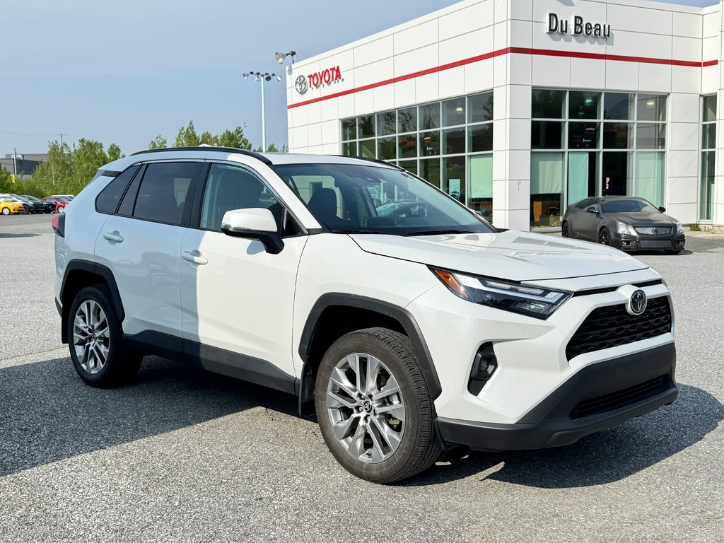 Toyota RAV4 XLE PREMIUM AWD / 17.500KM / ÉTAT NEUF / HITCH / 2024 à Thetford Mines, Québec - 3 - w1024h768px