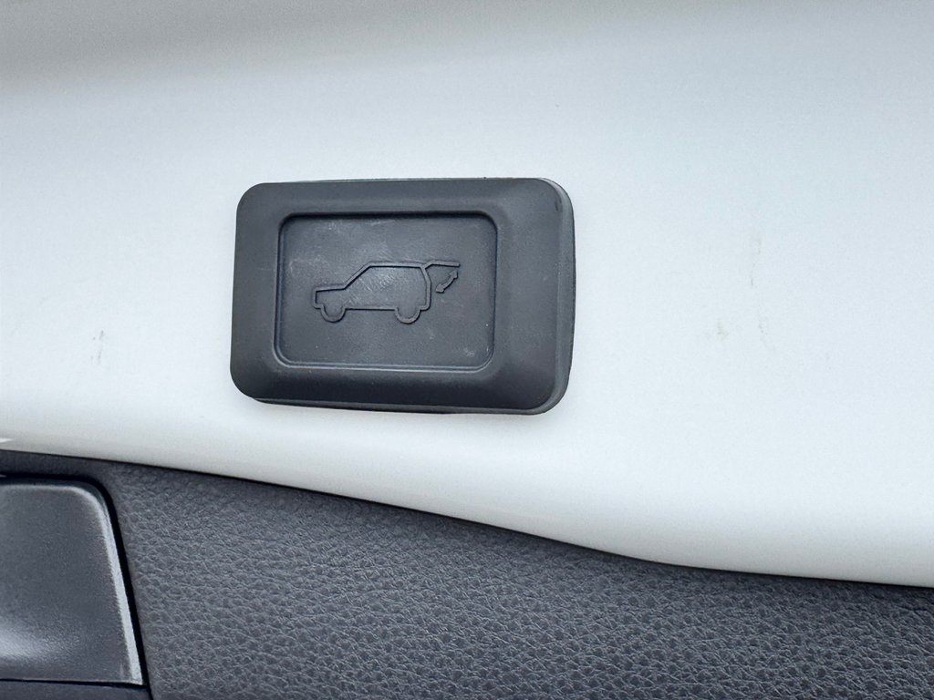 Toyota RAV4 XLE PREMIUM AWD / 12.500KM / ÉTAT NEUF / HITCH / 2024 à Thetford Mines, Québec - 70 - w1024h768px