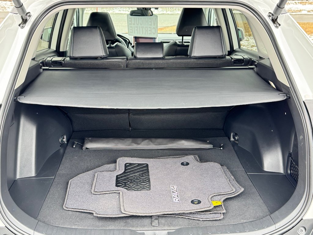 Toyota RAV4 XLE PREMIUM AWD / 12.500KM / ÉTAT NEUF / HITCH / 2024 à Thetford Mines, Québec - 67 - w1024h768px