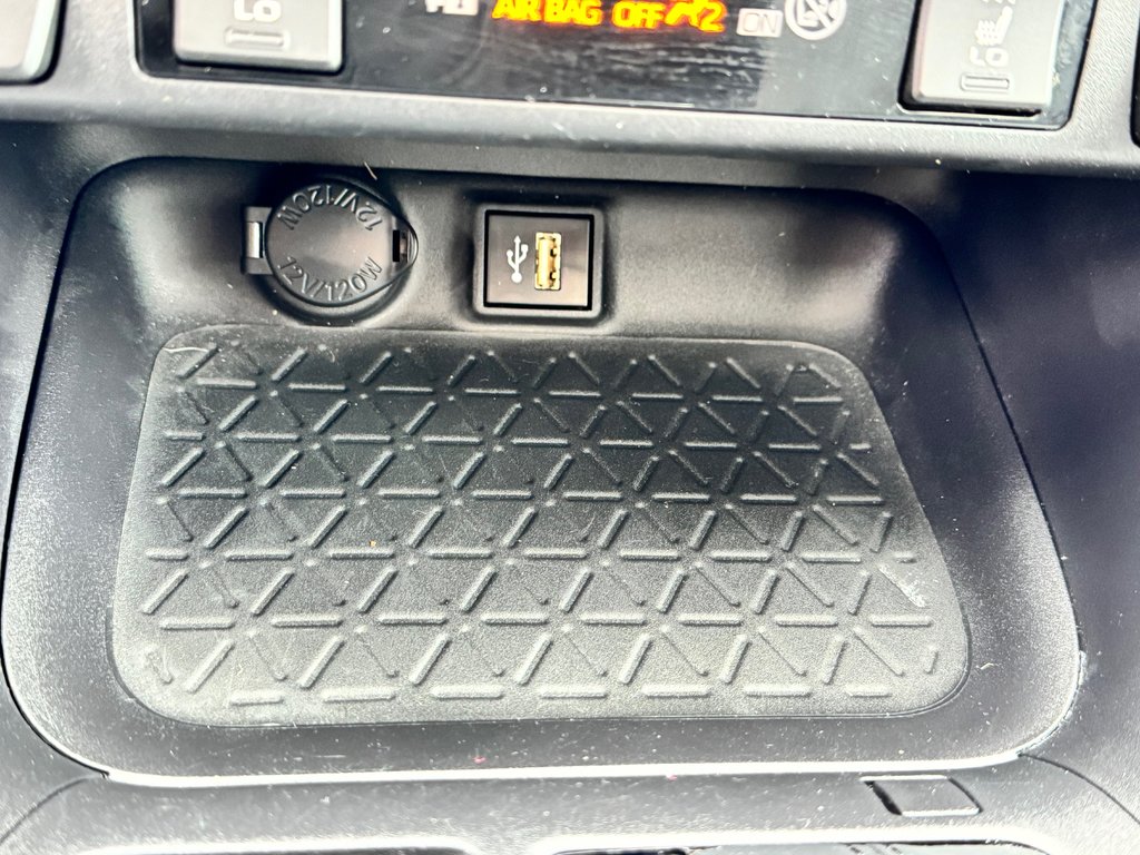 Toyota RAV4 XLE PREMIUM AWD / 12.500KM / ÉTAT NEUF / HITCH / 2024 à Thetford Mines, Québec - 49 - w1024h768px
