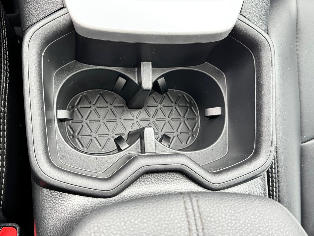 Toyota RAV4 XLE PREMIUM AWD / 12.500KM / ÉTAT NEUF / HITCH / 2024 à Thetford Mines, Québec - 51 - w1024h768px
