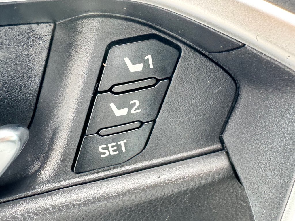 Toyota RAV4 XLE PREMIUM AWD / 12.500KM / ÉTAT NEUF / HITCH / 2024 à Thetford Mines, Québec - 29 - w1024h768px