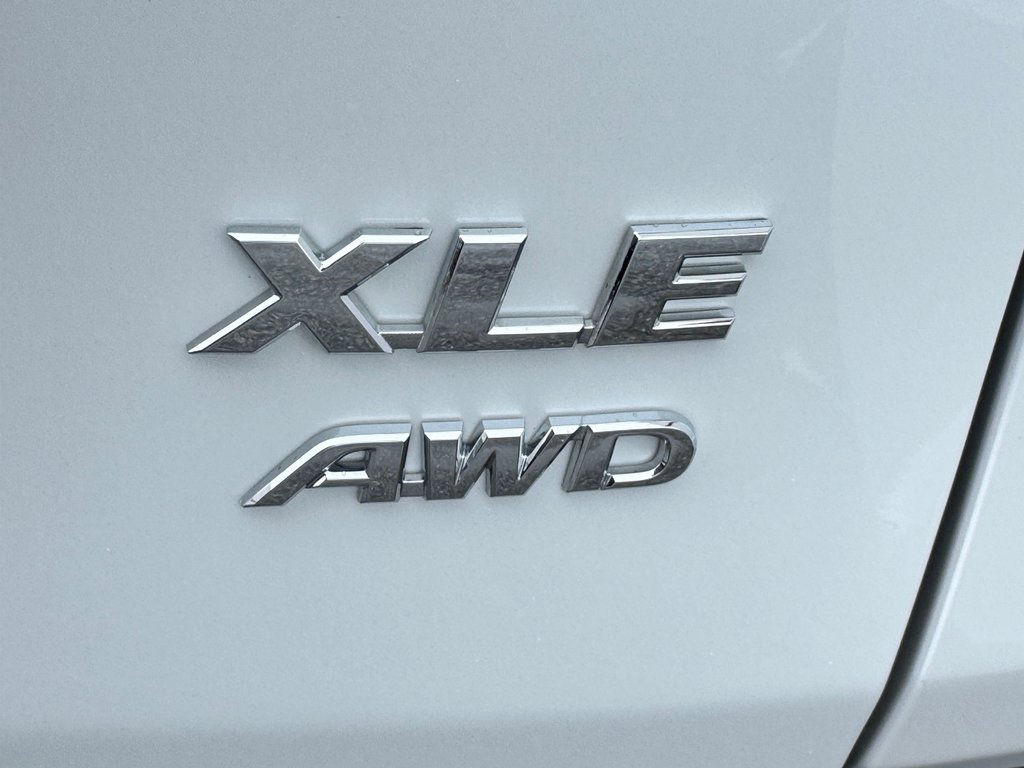 Toyota RAV4 XLE PREMIUM AWD / 12.500KM / ÉTAT NEUF / HITCH / 2024 à Thetford Mines, Québec - 24 - w1024h768px