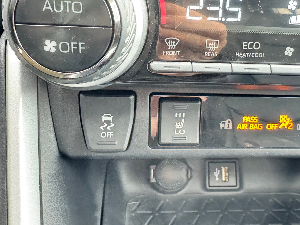 Toyota RAV4 XLE PREMIUM AWD / 12.500KM / ÉTAT NEUF / HITCH / 2024 à Thetford Mines, Québec - 47 - w1024h768px
