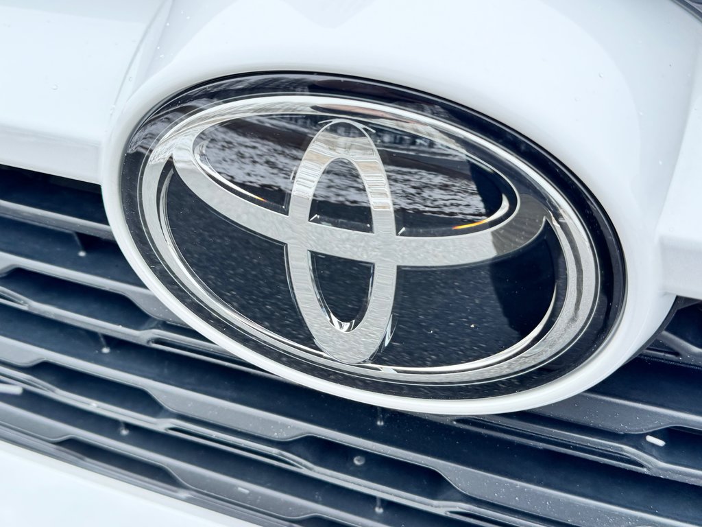 Toyota RAV4 XLE PREMIUM AWD / 12.500KM / ÉTAT NEUF / HITCH / 2024 à Thetford Mines, Québec - 12 - w1024h768px
