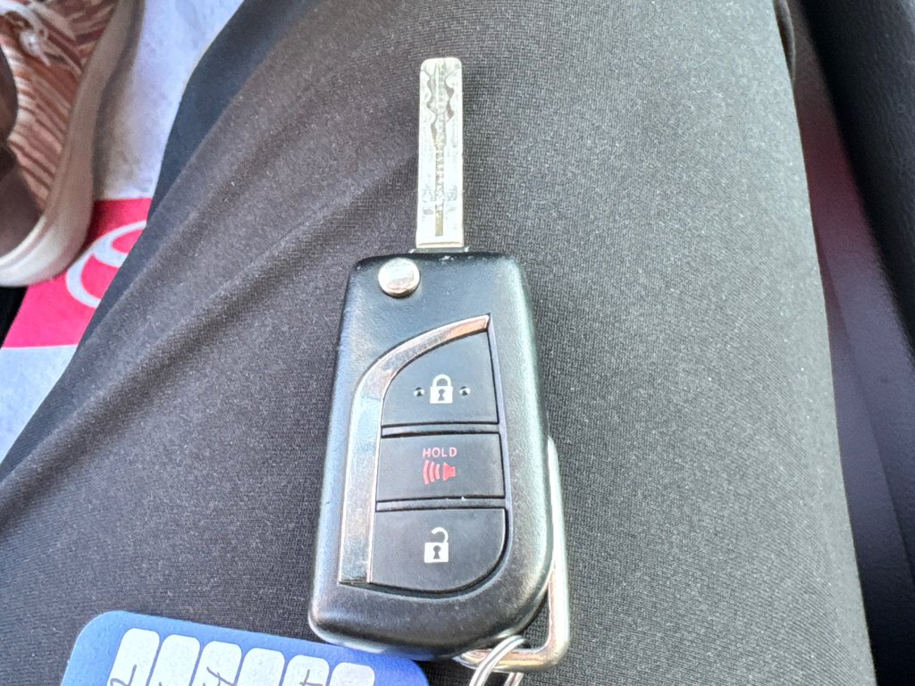 2024 Toyota RAV4 LE AWD / MEILLEUR VUS SUR LE MARCHÉ / in Thetford Mines, Quebec - 59 - w1024h768px