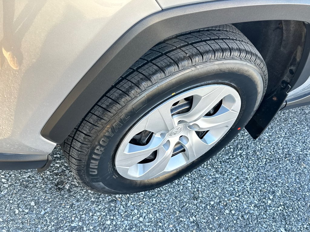 2024 Toyota RAV4 LE AWD / MEILLEUR VUS SUR LE MARCHÉ / in Thetford Mines, Quebec - 14 - w1024h768px