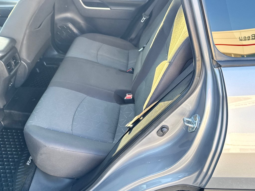 2024 Toyota RAV4 LE AWD / MEILLEUR VUS SUR LE MARCHÉ / in Thetford Mines, Quebec - 51 - w1024h768px