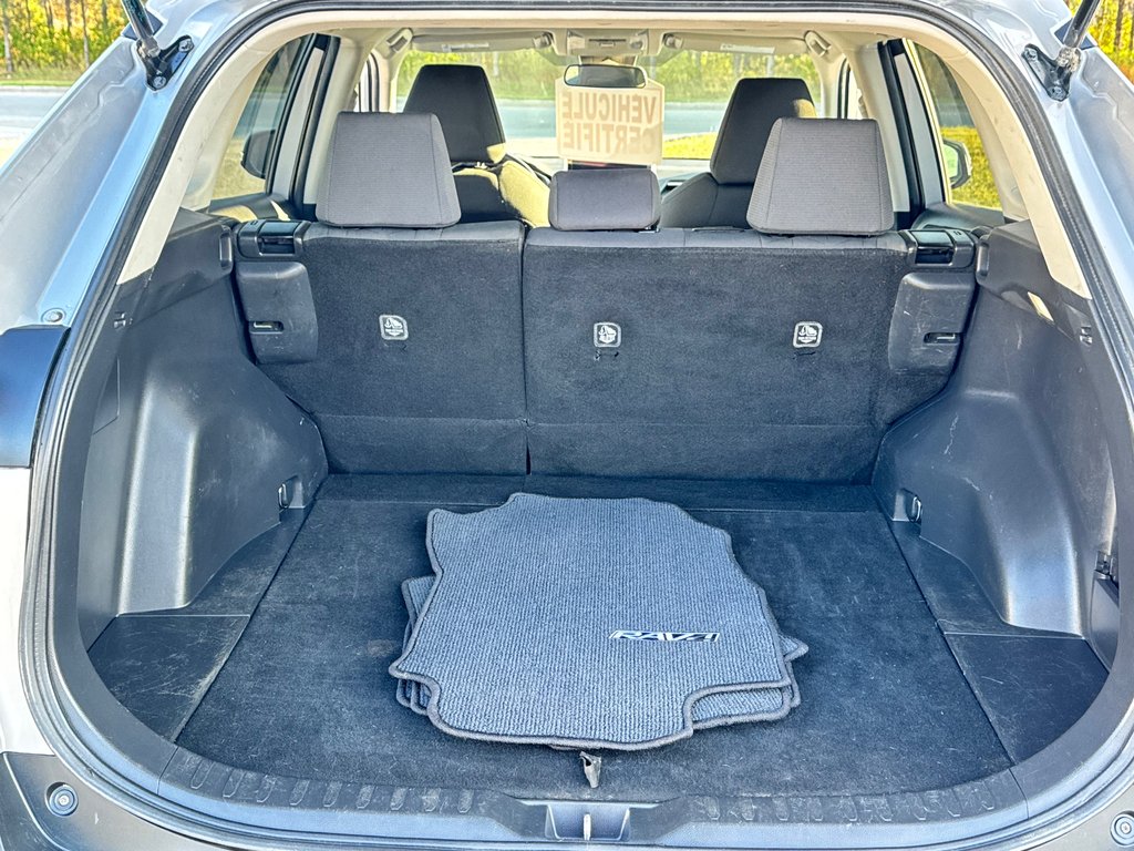 2024 Toyota RAV4 LE AWD / MEILLEUR VUS SUR LE MARCHÉ / in Thetford Mines, Quebec - 55 - w1024h768px