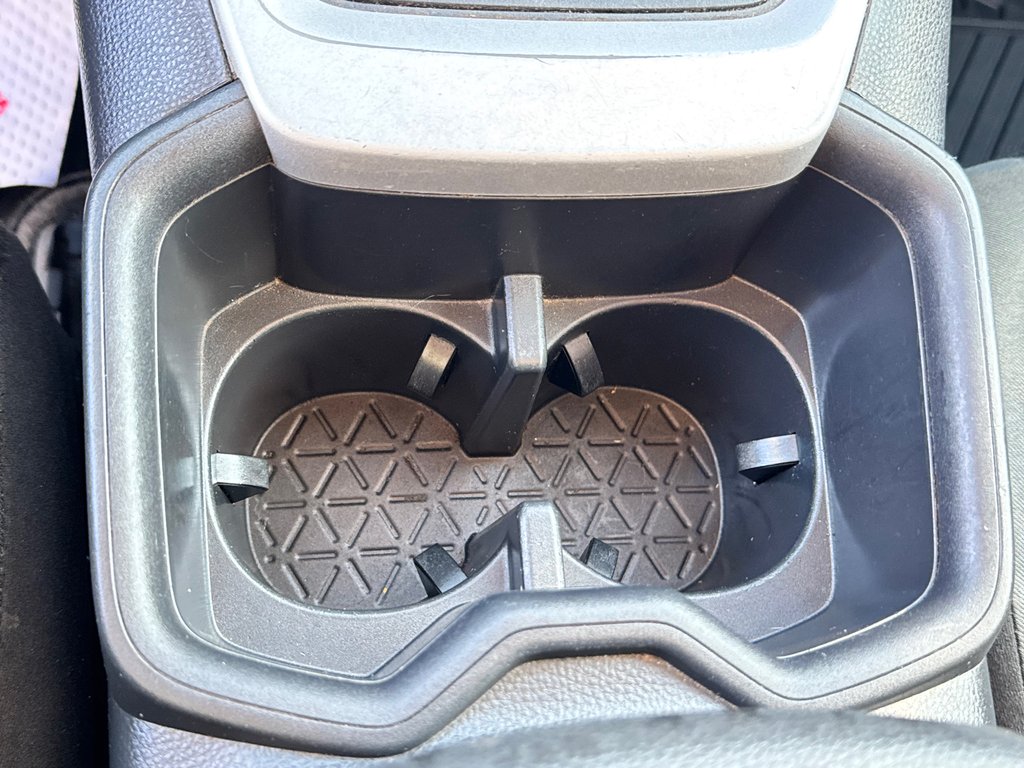 2024 Toyota RAV4 LE AWD / MEILLEUR VUS SUR LE MARCHÉ / in Thetford Mines, Quebec - 44 - w1024h768px