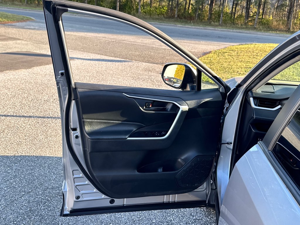 2024 Toyota RAV4 LE AWD / MEILLEUR VUS SUR LE MARCHÉ / in Thetford Mines, Quebec - 25 - w1024h768px