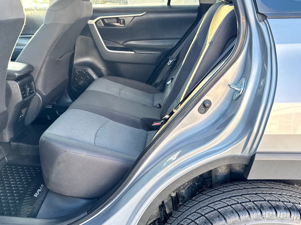 2024 Toyota RAV4 LE AWD / MEILLEUR VUS SUR LE MARCHÉ / in Thetford Mines, Quebec - 52 - w1024h768px
