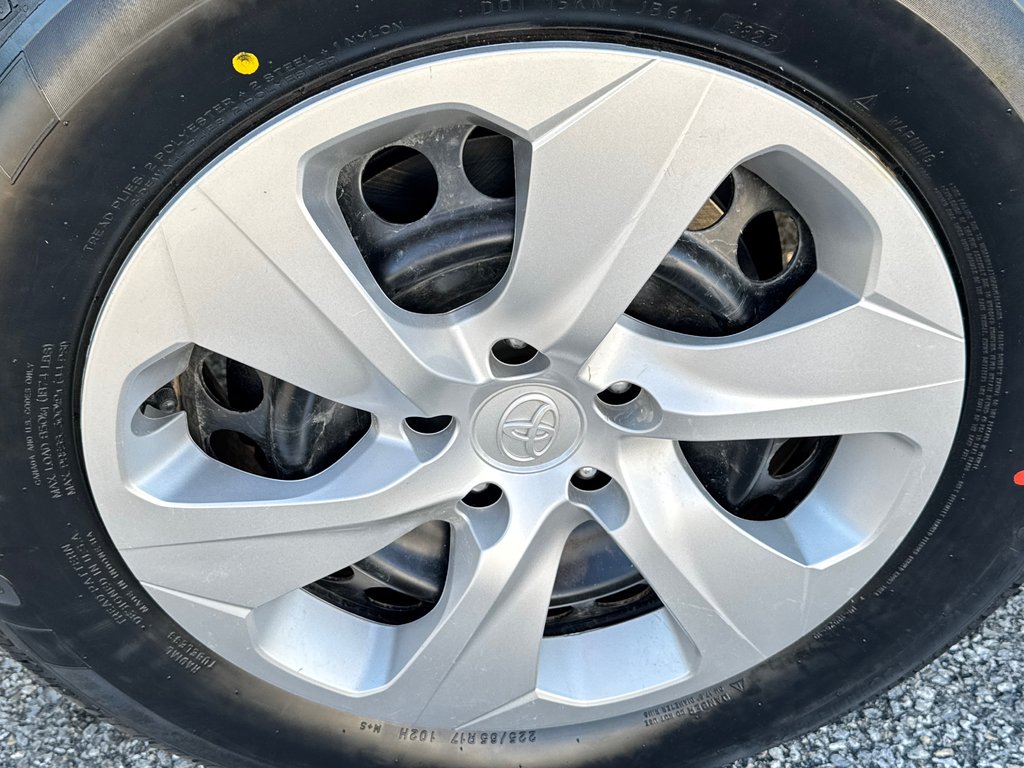 2024 Toyota RAV4 LE AWD / MEILLEUR VUS SUR LE MARCHÉ / in Thetford Mines, Quebec - 15 - w1024h768px