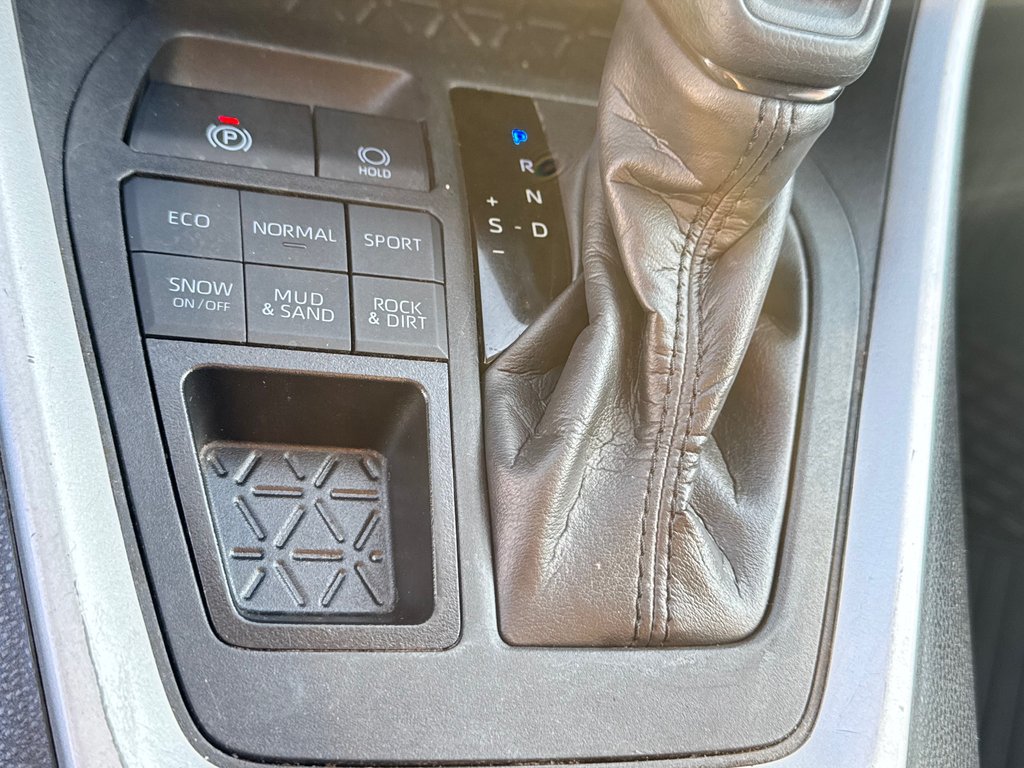2024 Toyota RAV4 LE AWD / MEILLEUR VUS SUR LE MARCHÉ / in Thetford Mines, Quebec - 43 - w1024h768px