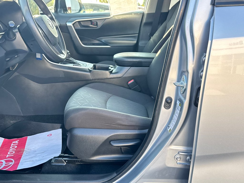 2024 Toyota RAV4 LE AWD / MEILLEUR VUS SUR LE MARCHÉ / in Thetford Mines, Quebec - 27 - w1024h768px