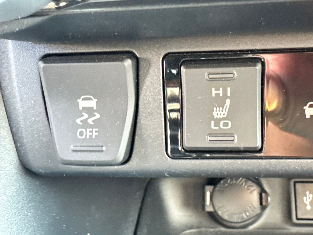 2024 Toyota RAV4 XLE PREMIUM AWD / 11.000KM OUI OUI 11,000KM / in Thetford Mines, Quebec - 49 - w1024h768px