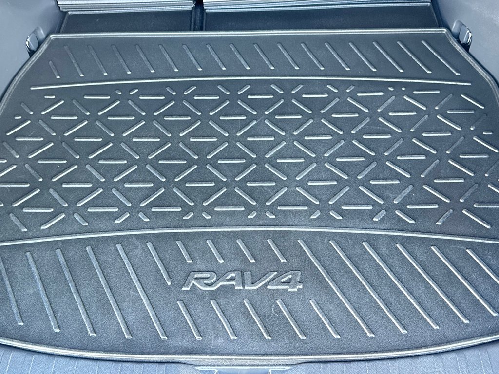 2024 Toyota RAV4 XLE PREMIUM AWD / 11.000KM OUI OUI 11,000KM / in Thetford Mines, Quebec - 67 - w1024h768px