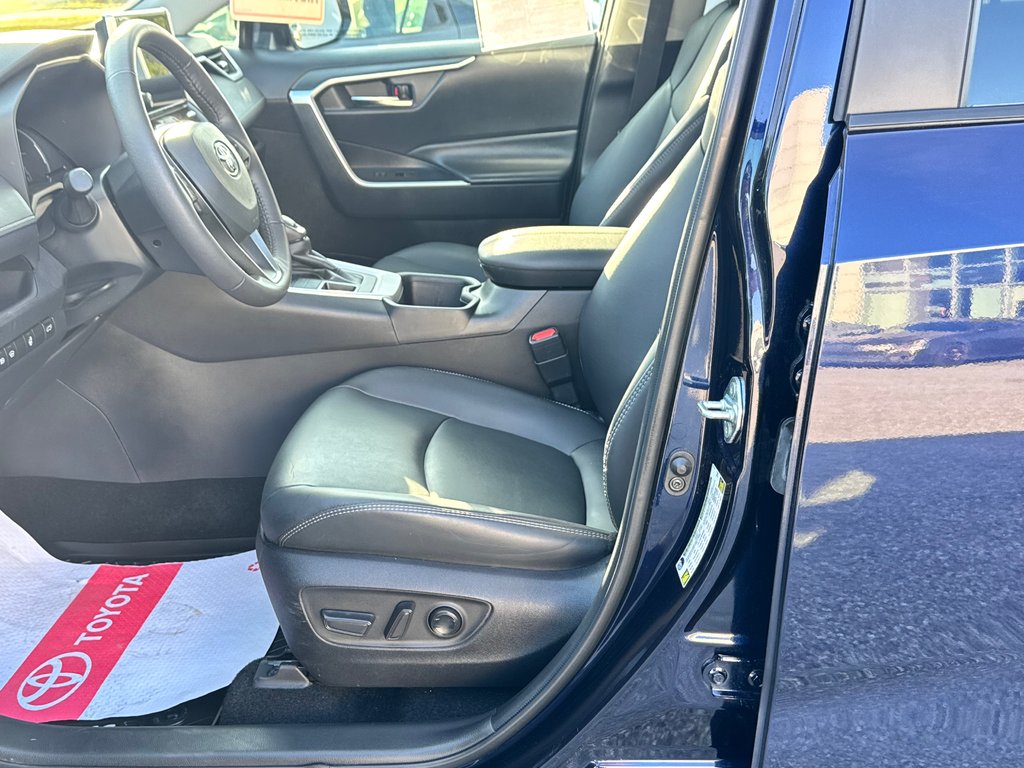 2024 Toyota RAV4 XLE PREMIUM AWD / 11.000KM OUI OUI 11,000KM / in Thetford Mines, Quebec - 33 - w1024h768px