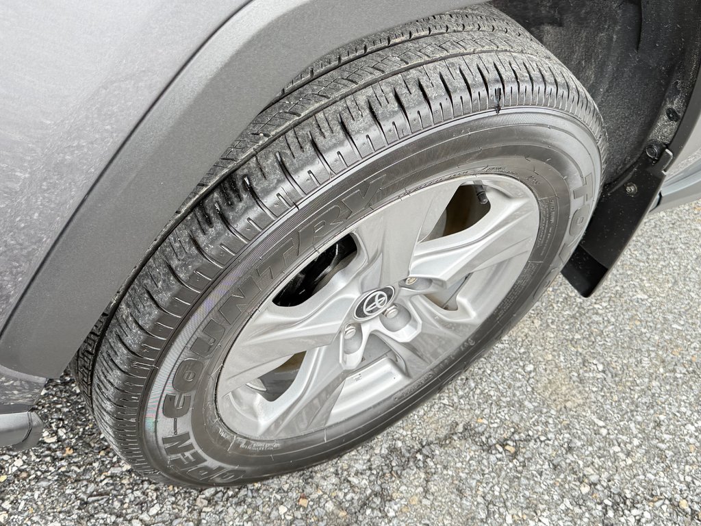 Toyota RAV4 XLE AWD / HITCH / PEA 29-11-27=100KM WOW !!! / 2024 à Thetford Mines, Québec - 13 - w1024h768px