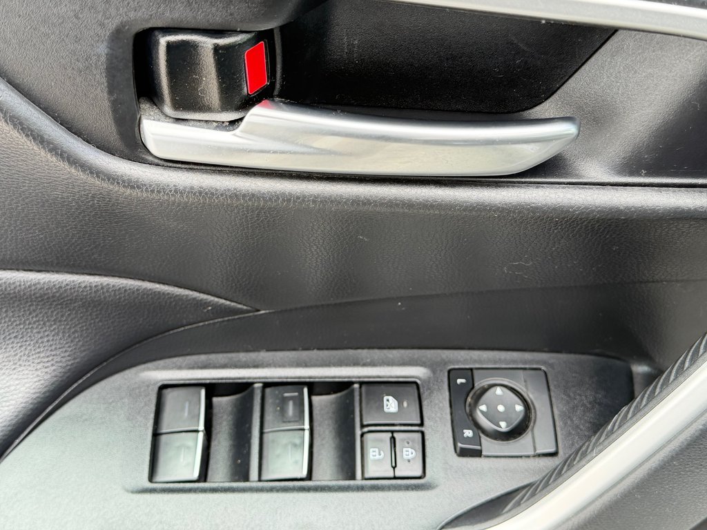 Toyota RAV4 XLE AWD / HITCH / PEA 29-11-27=100KM WOW !!! / 2024 à Thetford Mines, Québec - 29 - w1024h768px