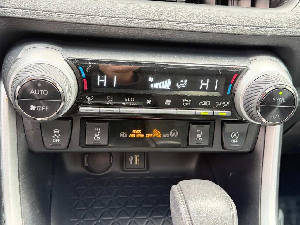 Toyota RAV4 XLE AWD / VITRE TEINTÉES / BAS KILOS ! / 2024 à Thetford Mines, Québec - 43 - w1024h768px